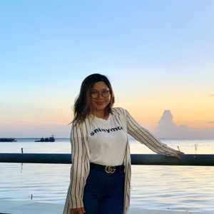 Meet your Posher, Angela